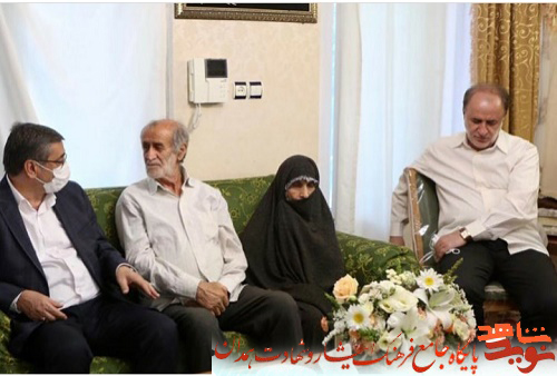 گزارش تصویری| دیدار استاندار با خانواده شهید شاخص استان همدان