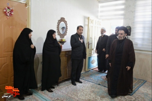 گزارش تصویری/دیدار مسئولین استان با خانواده شهدا در روز شهادت حضرت علی «ع»