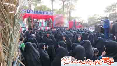 استقبال از کاروان شهدای گمنام شهرستان نائین در استان اصفهان استقبال از کاروان شهدای گمنام شهرستان نائین در استان اصفهان