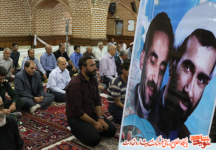 گزارش تصویری از مراسم گرامیدشات شهیدان رجایی و باهنر در تبریز گزارش تصویری از مراسم گرامیدشات شهیدان رجایی و باهنر در تبریز