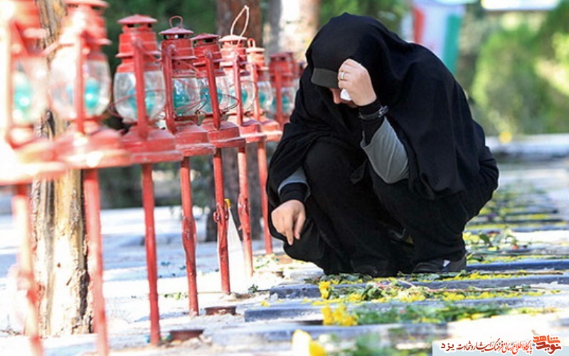 مسوولان، هفت هزار بار با خانواده شهدای استان یزد دیدار کردند مسوولان، هفت هزار بار با خانواده شهدای استان یزد دیدار کردند