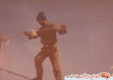 شهید می سوزد و به زندگی دیگران حیات و روشنایی می دهد شهید می سوزد و به زندگی دیگران حیات و روشنایی می دهد
