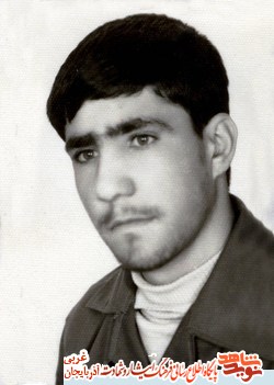 برای به اهتزاز درآوردن پرچم نظام مقدس از جان خود گذشت برای به اهتزاز درآوردن پرچم نظام مقدس از جان خود گذشت