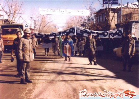 پاسدار وظیفه ای که از ماموران شاه ترسی به دل نداشت پاسدار وظیفه ای که از ماموران شاه ترسی به دل نداشت