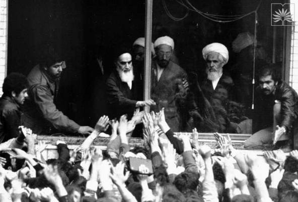 12 بهمن، نمایشگاه مجازی امام خمینی (ره) در مدرسه علوی 12 بهمن، نمایشگاه مجازی امام خمینی (ره) در مدرسه علوی