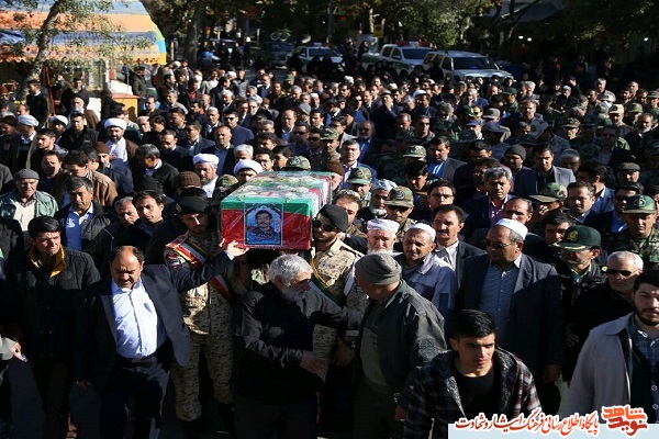 پیکر جانباز شهید قربان محمد پروانه در بجنورد تشییع شد پیکر جانباز شهید قربان محمد پروانه در بجنورد تشییع شد