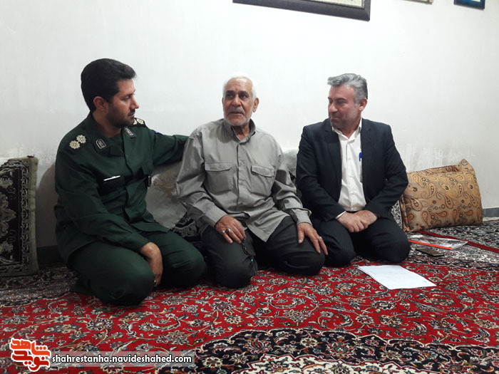 دیدار مسئولان شهرستان اسلامشهر با خانواده شهید دیدار مسئولان شهرستان اسلامشهر با خانواده شهید