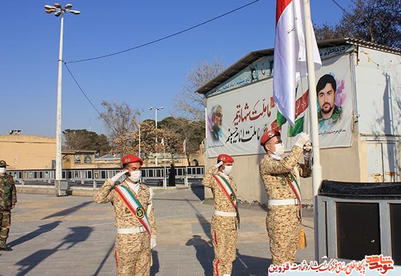گزارش تصویری از مراسم اهتزاز پرچم و گلباران گلزار شهدای قزوین