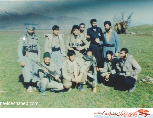 چه کسی می خواهد سلاح به زمین افتاده ی سرداران شهیدمان را بردارد؟ چه کسی می خواهد سلاح به زمین افتاده ی سرداران شهیدمان را بردارد؟