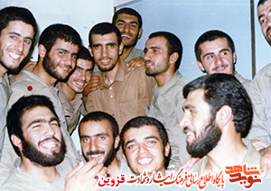 در اتاقش تنها می‌خوابید!
