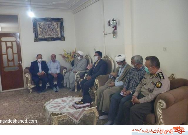 گلباران مزار مطهر شهدای نیروی انتظامی شهرستان ثلاث باباجانی+تصویر گلباران مزار مطهر شهدای نیروی انتظامی شهرستان ثلاث باباجانی+تصویر