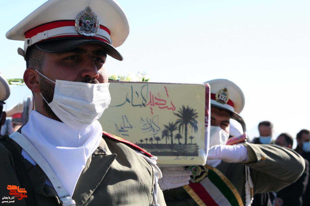 گزارش تصویری/ پیکر مطهر ۴ شهید گمنام وارد فرودگاه ارومیه شد گزارش تصویری/ پیکر مطهر ۴ شهید گمنام وارد فرودگاه ارومیه شد