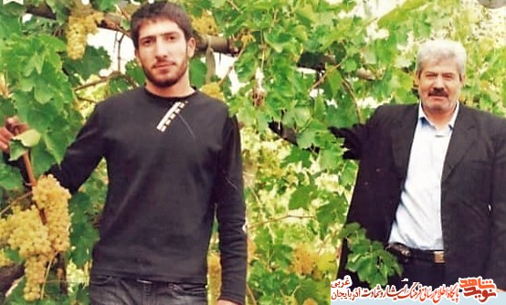 بزرگی و مهربانی را از او می‌آموختم
