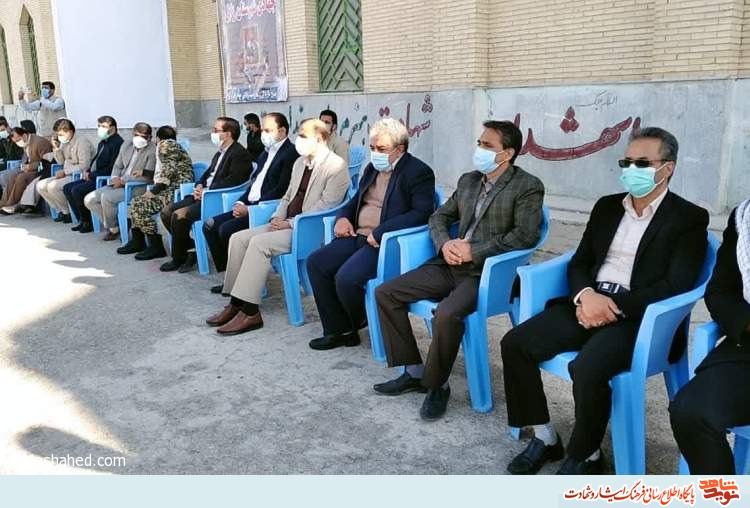 غبارروبی و عطرافشانی گلزار مطهر شهدای شهرستان زابل