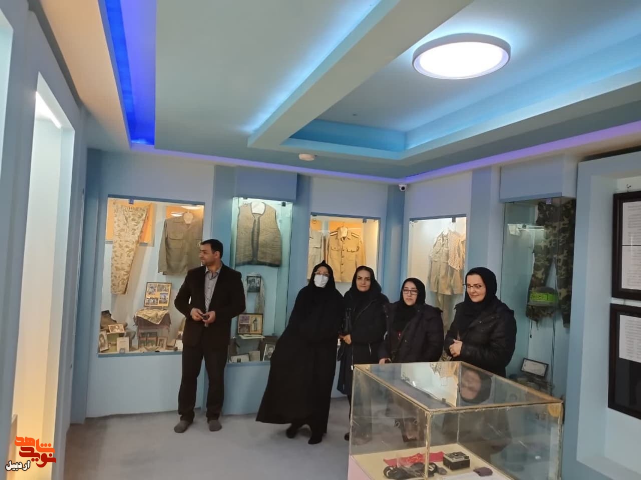 بازدید کارمندان اداره پست از موزه شهدای اردبیل+عکس