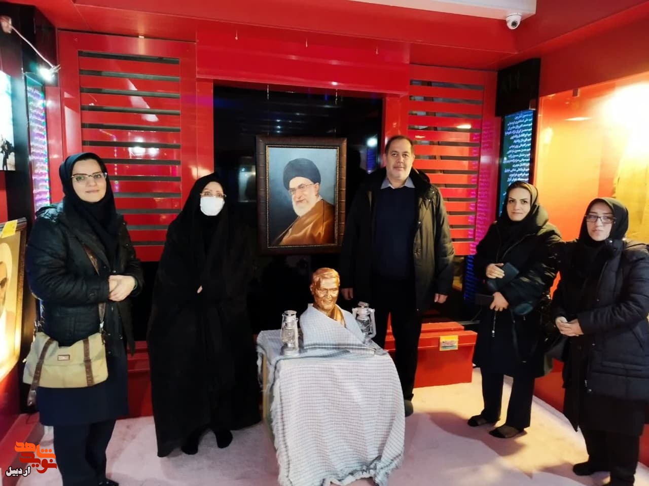 بازدید کارمندان اداره پست از موزه شهدای اردبیل+عکس