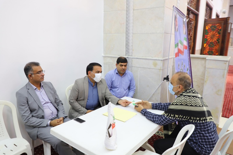 برپایی میز خدمت بنیاد شهید و امور ایثارگران هرمزگان در نماز جمعه