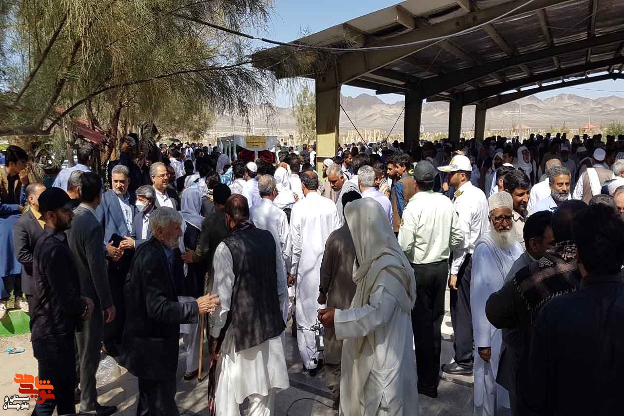 مراسم تشییع و خاکسپاری مادر شهیدان«دانش پایه» در زاهدان