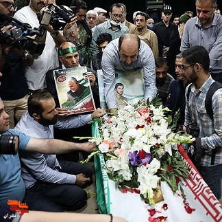 مراسم وداع با پیکر شهید آشوری «جانی بِت اوشانا» با حضور اقشار مختلف مردم در معراج‌ شهدای تهران