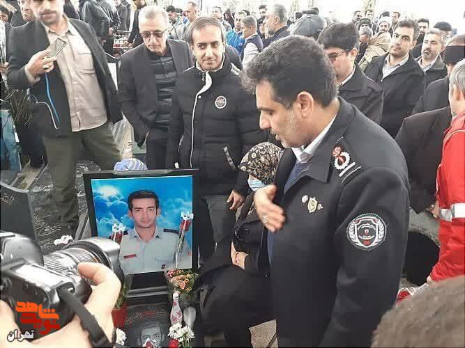 یادبود هشتمین سالروز شهادت آتش نشانان فداکار حادثه ساختمان پلاسکو در بهشت زهرا(س) برگزارشد.