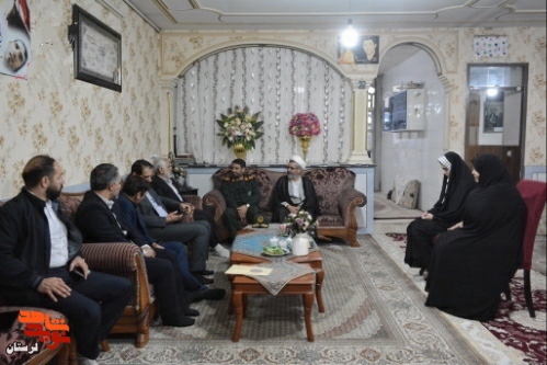 دیدار استاندار لرستان با خانواده شهید والامقام «سیدنورخدا موسوی»