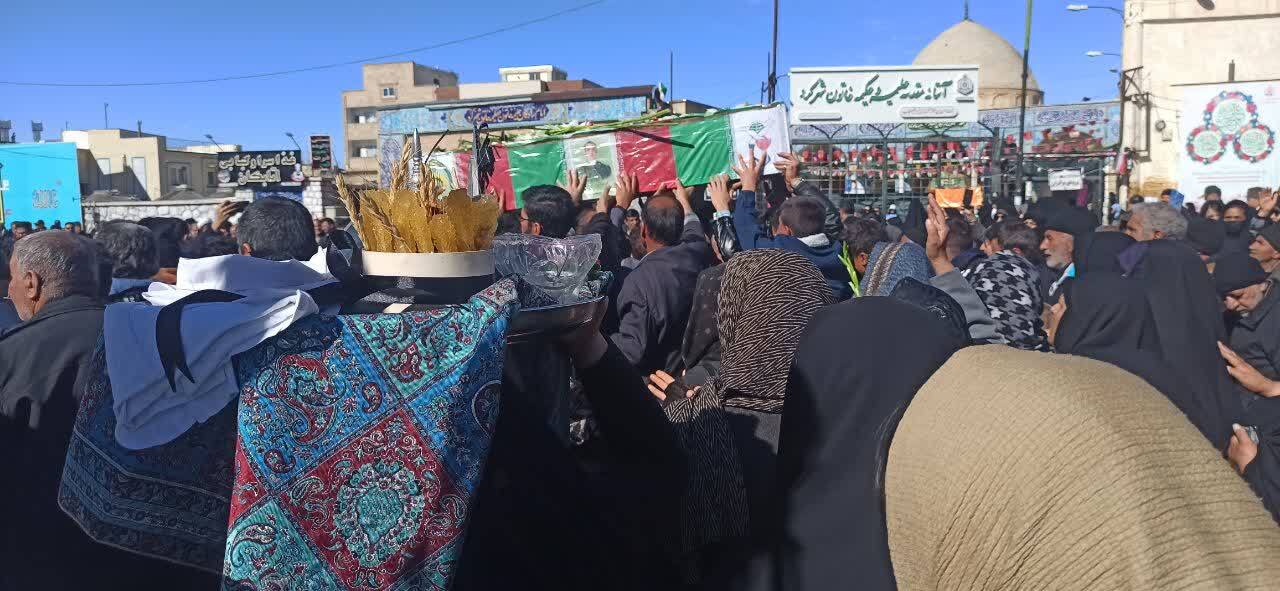 تشییع باشکوه پیکر سرباز شهید «عباس عالیپور» در شهرکرد تشییع باشکوه پیکر سرباز شهید «عباس عالیپور» در شهرکرد