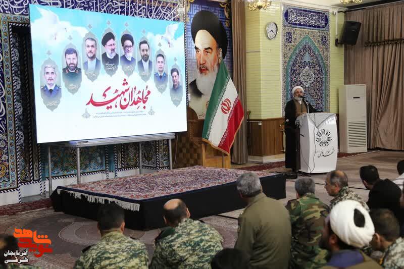 آیین «مهمانی لالهها» همزمان با سراسر کشور در گلزار شهدای وادی رحمت تبریز برگزار شد آیین «مهمانی لالهها» همزمان با سراسر کشور در گلزار شهدای وادی رحمت تبریز برگزار شد