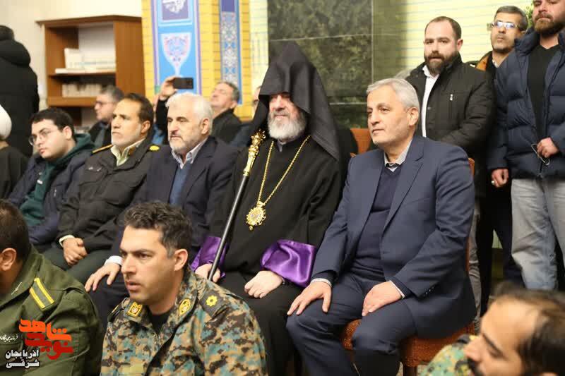 آیین «مهمانی لالهها» همزمان با سراسر کشور در گلزار شهدای وادی رحمت تبریز برگزار شد آیین «مهمانی لالهها» همزمان با سراسر کشور در گلزار شهدای وادی رحمت تبریز برگزار شد