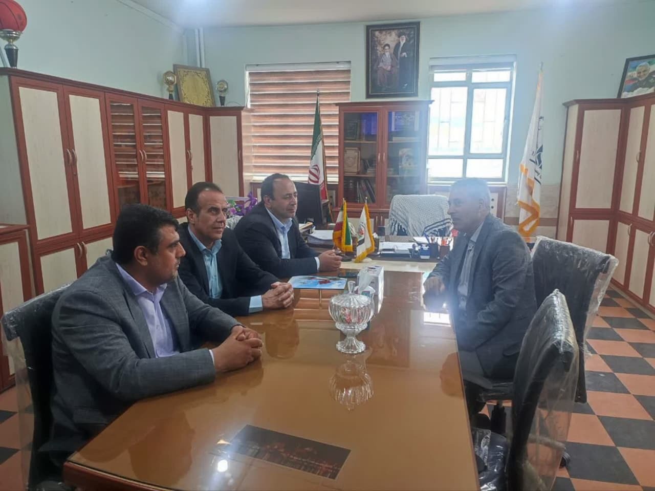 دیدار مدیرکل بنیاد شهید و امورایثارگران آذربایجان غربی با مدیران مدارس شاهد ارومیه