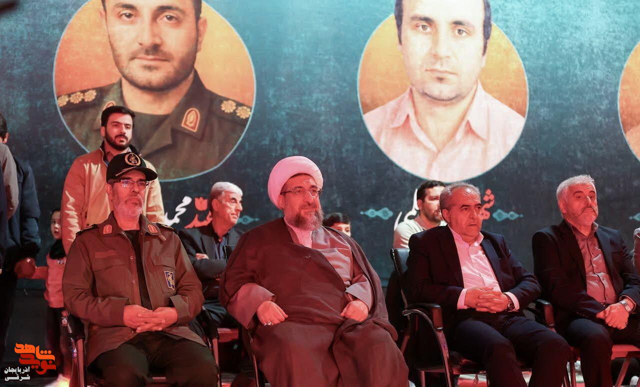 ویژهبرنامه «شبهای پرستاره» در گلزار شهدای تبریز برگزار شد ویژهبرنامه «شبهای پرستاره» در گلزار شهدای تبریز برگزار شد