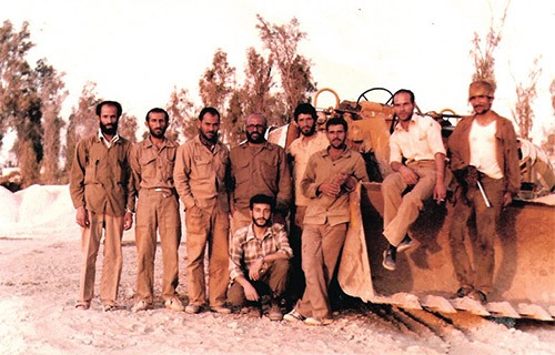 سردار «سنگرسازان بی سنگر» سردار «سنگرسازان بی سنگر»