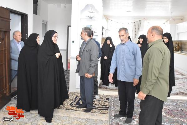 دیدار مدیرکل بنیاد شهید لرستان با خانواده خلبان شهید «محمد امینی پور» دیدار مدیرکل بنیاد شهید لرستان با خانواده خلبان شهید «محمد امینی پور»