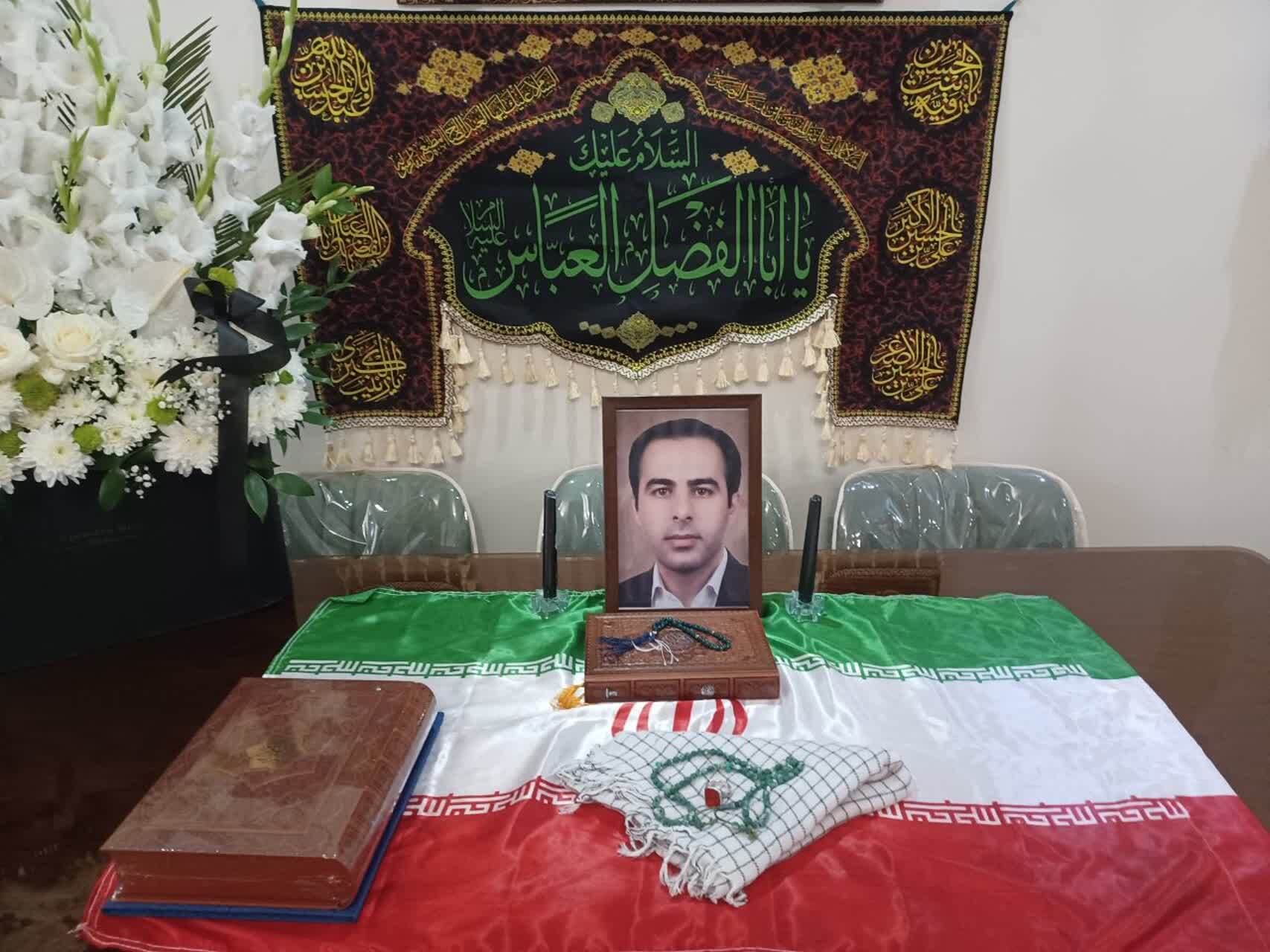 مردی که تمام وجودش خدایی بود مردی که تمام وجودش خدایی بود