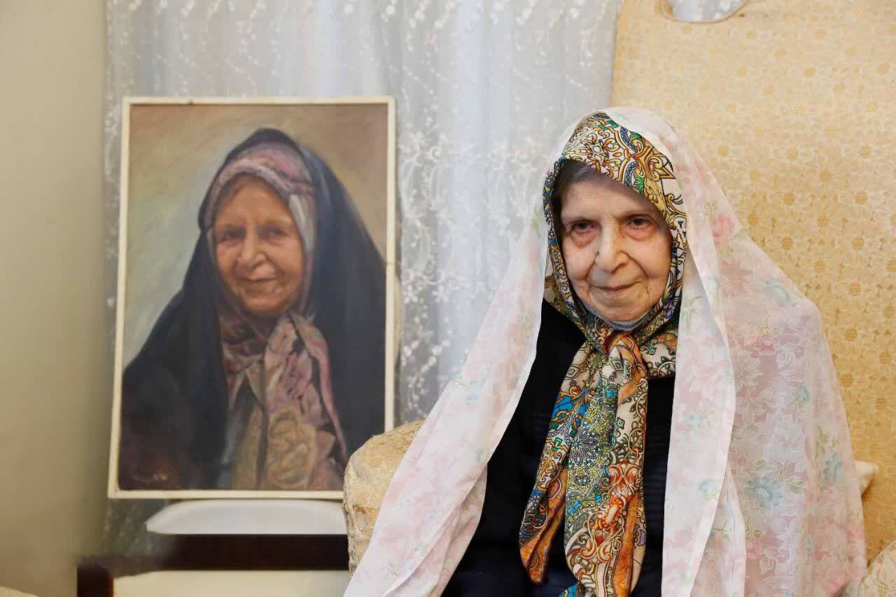 سیمین دخت وحیدی، بانویی که شعر انقلابی را زندگی کرد سیمین دخت وحیدی، بانویی که شعر انقلابی را زندگی کرد