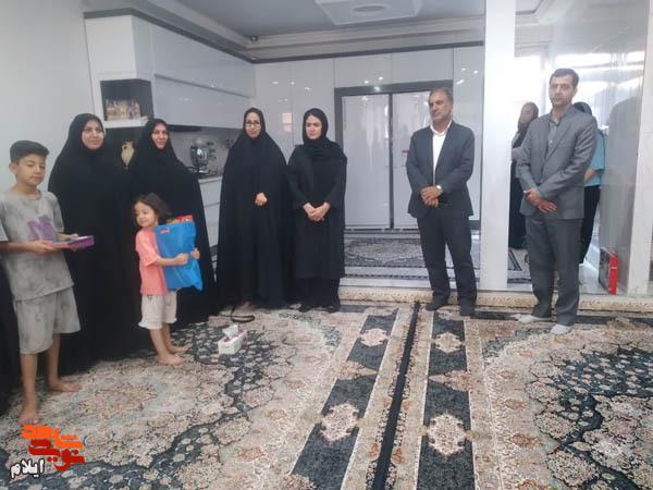 دیدار و تجلیل از خانواده شهید «حبیب زراموشی» از شهدای جنگ رمضان در چرداول دیدار و تجلیل از خانواده شهید «حبیب زراموشی» از شهدای جنگ رمضان در چرداول