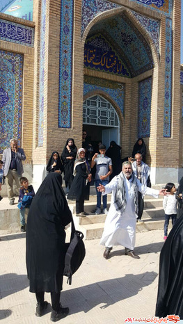 نخستین سوگواره تئاتر خیابانی ایثار در شهرستان دهلران