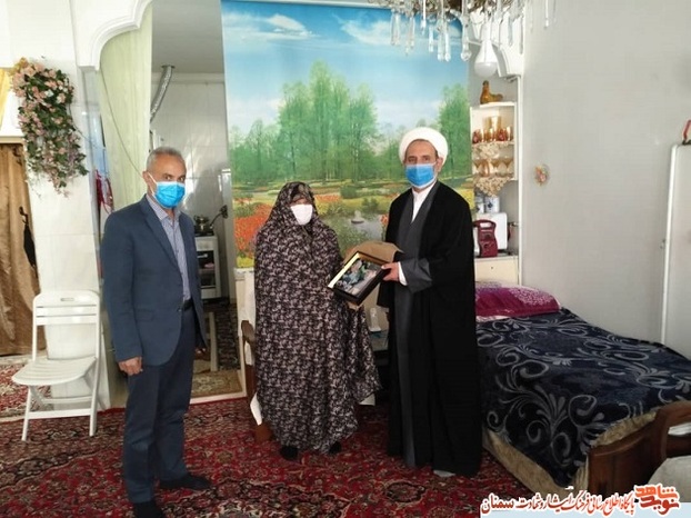 دیدار مسئولان سمنانی با خانواده‌های معزز شهدا- سی‌ام فروردین ماه ۱۴۰۰