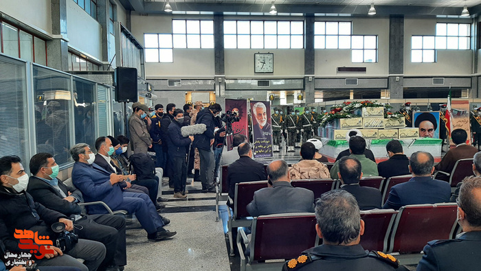 مراسم استقبال از پیکر مطهر شهدای گمنام در فرودگاه شهرکرد
