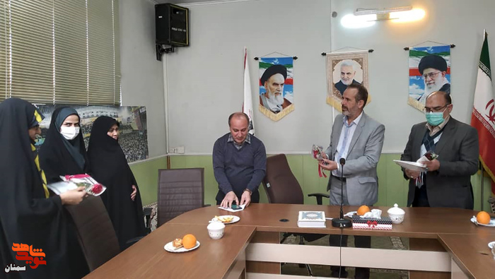 تجلیل از بانوان گرامی شاغل در بنیاد شهید شهرستان سمنان - سوم بهمنماه ۱۴۰۰ بنیاد شهید و امور ایثارگران شهرستان سمنان