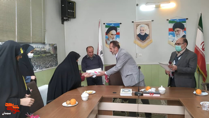 تجلیل از بانوان گرامی شاغل در بنیاد شهید شهرستان سمنان - سوم بهمنماه ۱۴۰۰ بنیاد شهید و امور ایثارگران شهرستان سمنان