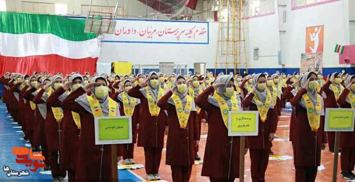 نواختن زنگ انقلاب مدرسه کوثر شهرستان شهریار