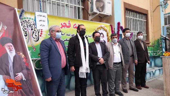 نواختن زنگ انقلاب در مدرسه شاهد منتظرین شهرستان ورامین