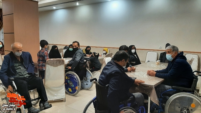 نشست صمیمی استاندار با جانبازان ویلچری