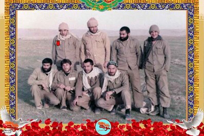 ردیف ایستاده نفر اول از چپ شهید یدالله عبدالشاهی