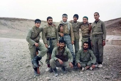 ایستاده از چپ: شهید سید محسن حسینی، محمدتقی مهدوی، حسین آقایی، برادر مرزبان، سید مهدی موسوی، عظیم رستمیان-  نشسته از چپ: مرحوم سید علی مصطفوی، حسن غریبی