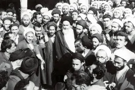 چهارم آبان؛ فریاد تاریخی امام خمینی (ره) علیه کاپیتولاسیون و دفاع از استقلال ایران