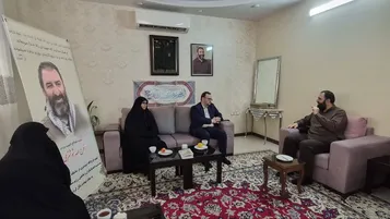 تکریم خانواده شهیدان «نورعلی و فرج الله شوشتری» و «اکبر ابراهیم زاده»